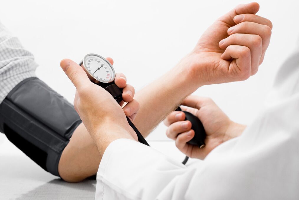 Se non tratas a osteocondrose, aparecerán problemas coa presión arterial